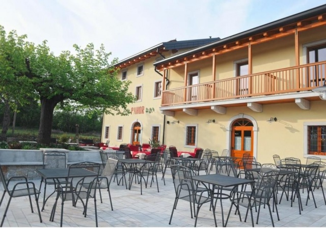 Metallstühle Ilirija - Görz, Italien